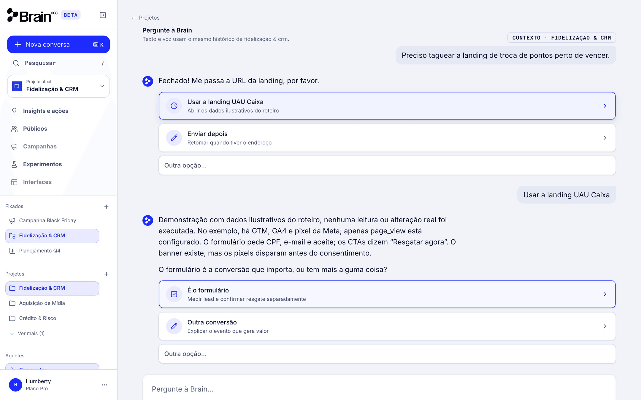 Conversa de tagueamento da landing UAU Caixa: a Brain descreve GTM, GA4 e pixel da Meta, aponta que os pixels disparam antes do consentimento e pergunta qual é a conversão que importa.